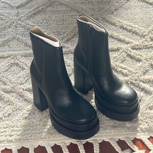 Steve Madden Black Chunky Heel Boots